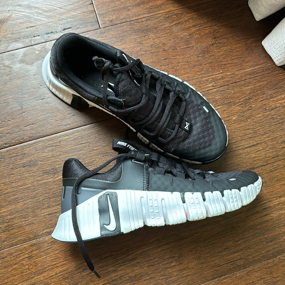 Women’s Nike Metcon sneakers